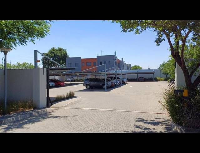 BUSINESS PROPERTY TO RENT IN DORINGKLOOF